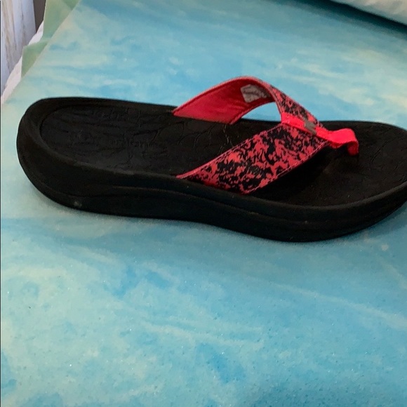 Flip flops - Picture 1 of 2